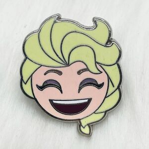 🔮 5/$25‎ Disney Frozen Elsa Laughing Emoji Pin